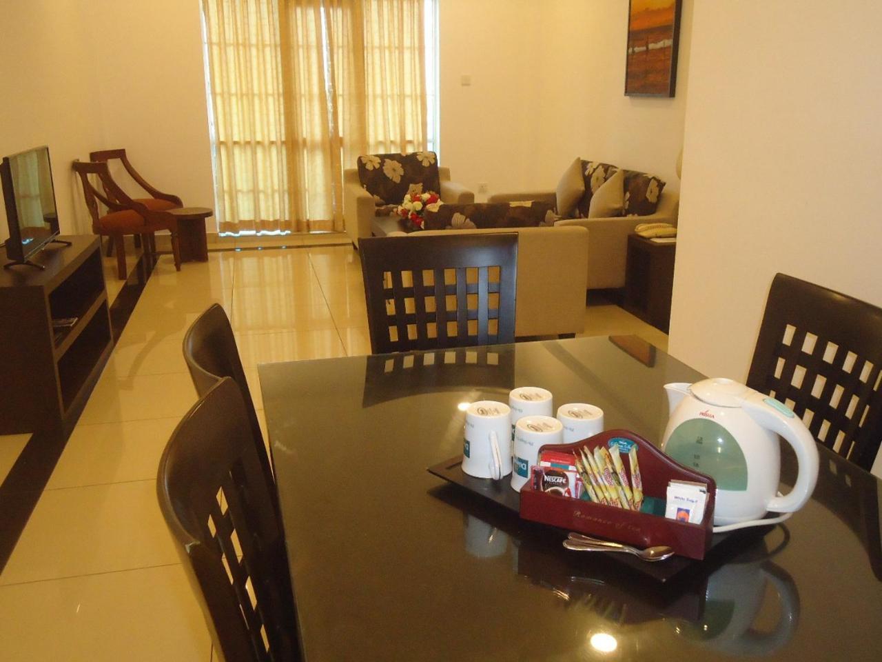 Global Towers Hotel&Apartments Colombo Buitenkant foto